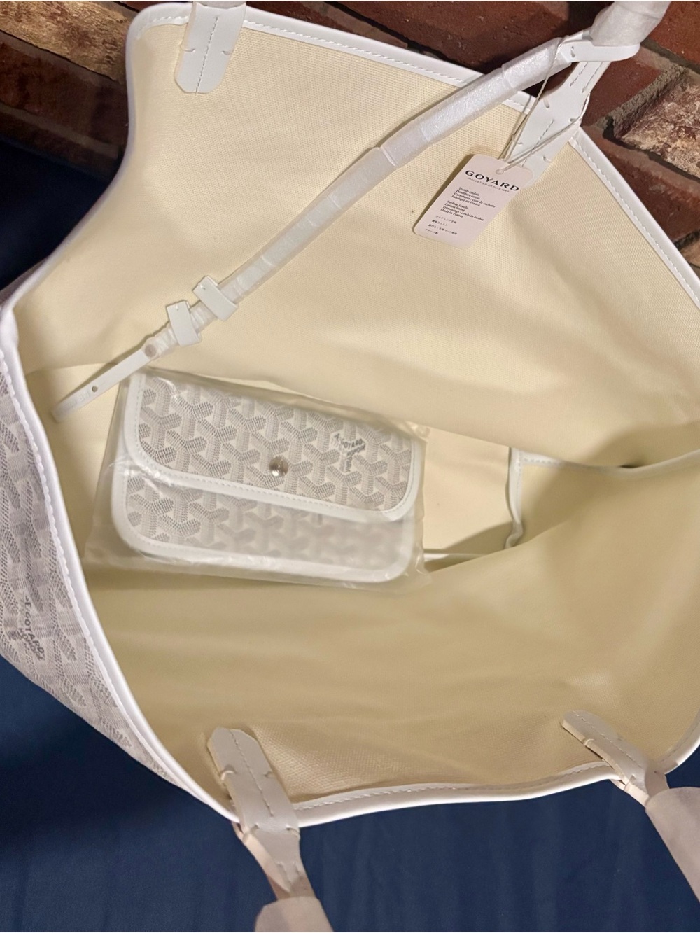 Goyard White & Ivory Saint Louis-Style Tote with Pouch - Picture 3 of 3